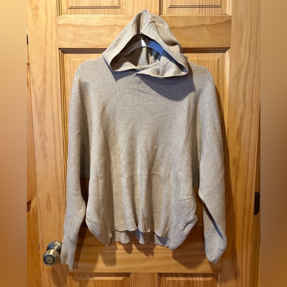 Faith & Zoe Beige Hooded Sweater women’s XL